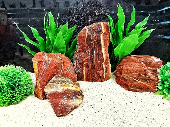 Roter Jasper - rote Steine im Aquarium